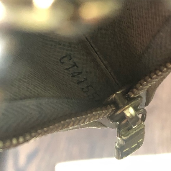 Authentic Louis Vuitton key pouch - Picture 10 of 14